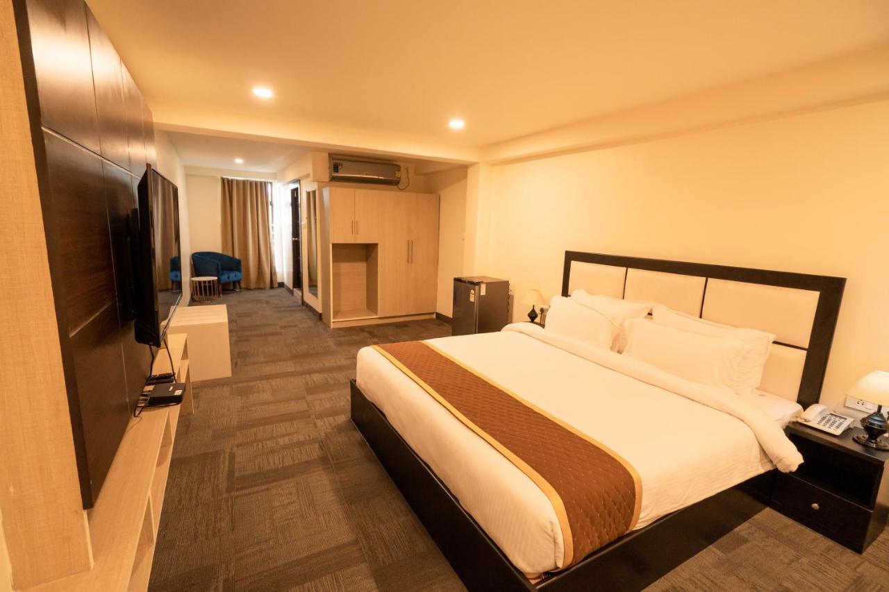 Royale Lalawi Hotel Āīzawl Zewnętrze zdjęcie