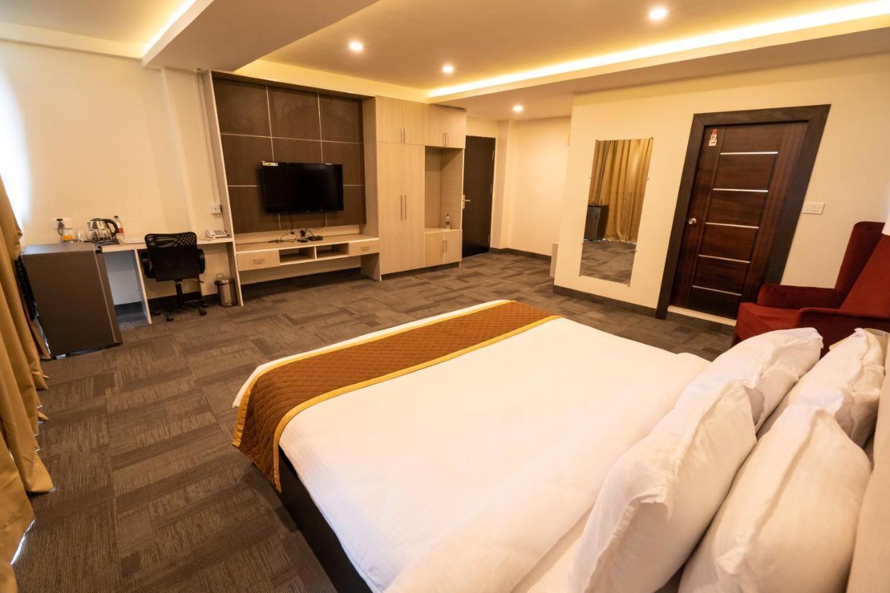 Royale Lalawi Hotel Āīzawl Zewnętrze zdjęcie